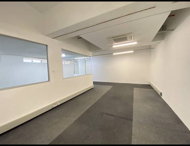 55M² OFFICE TO LET IN WOODSTOCK